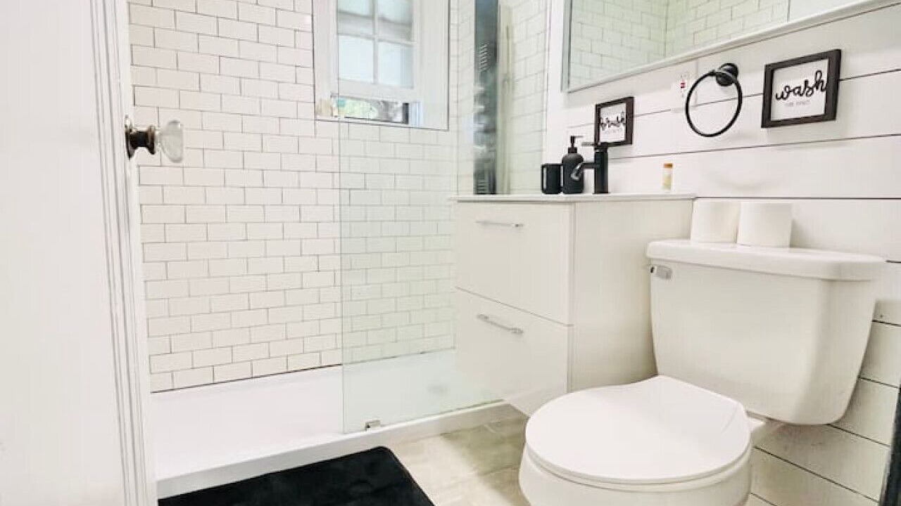 Photo of Others in Dwight