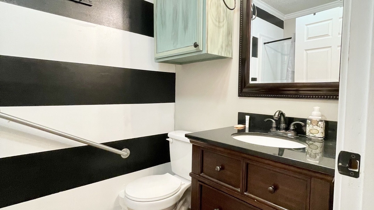 Photo of Bathroom in Hartsfield