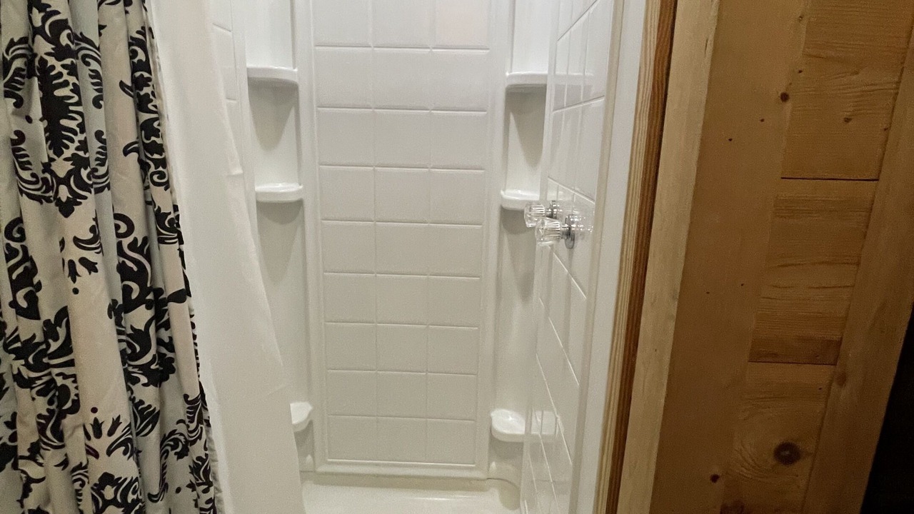 Photo of Bathroom in Hartsfield