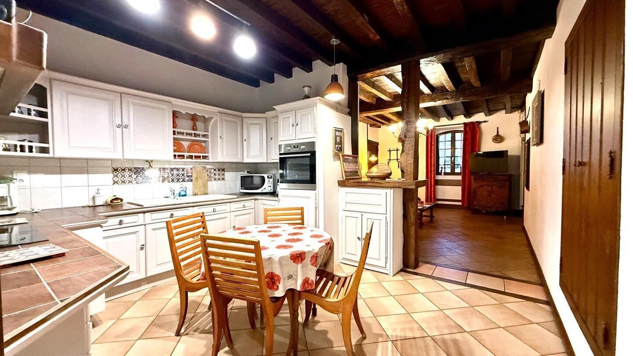 Photo of Others in Mendionde