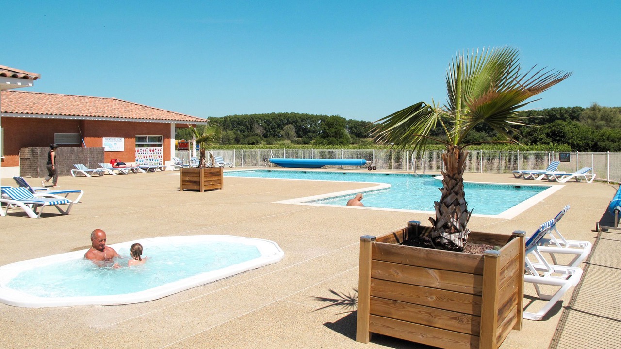 Photo of Outdoor in Colombiers