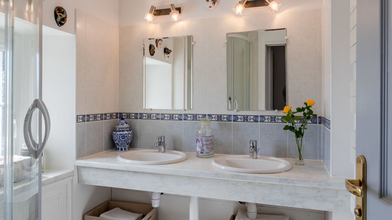 Photo of Bathroom in Longues-sur-Mer