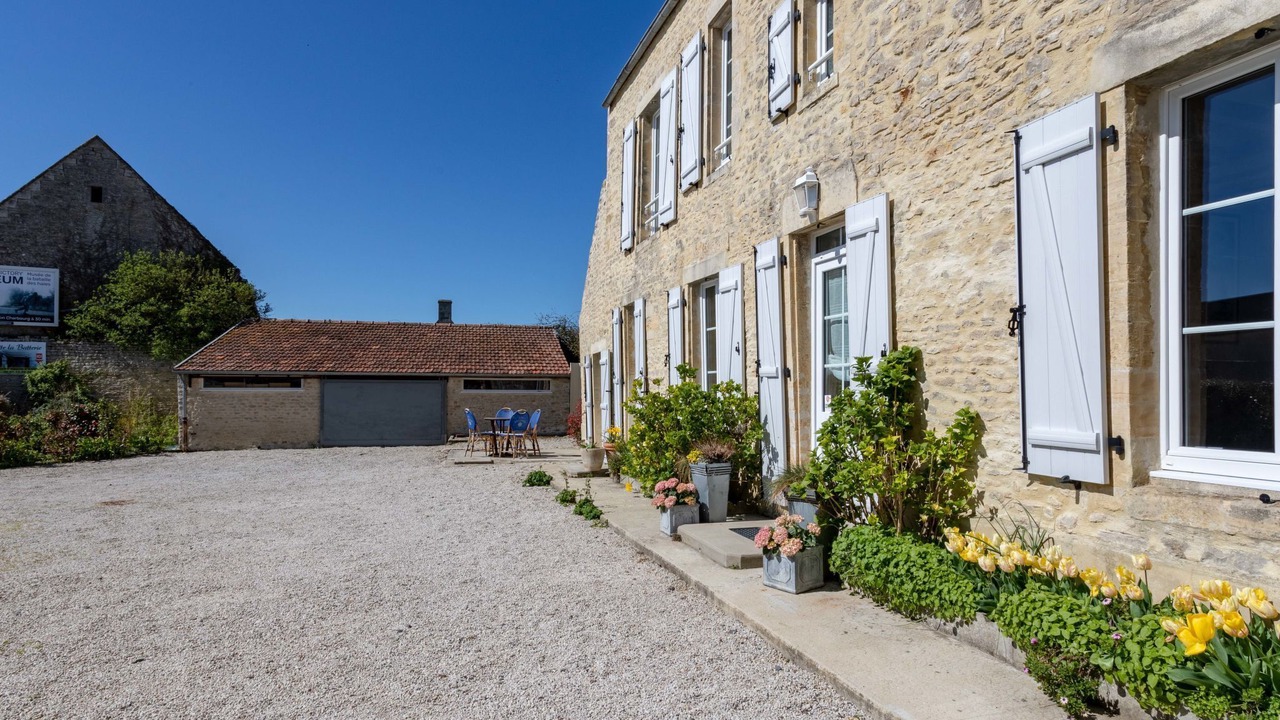 Photo of Others in Longues-sur-Mer