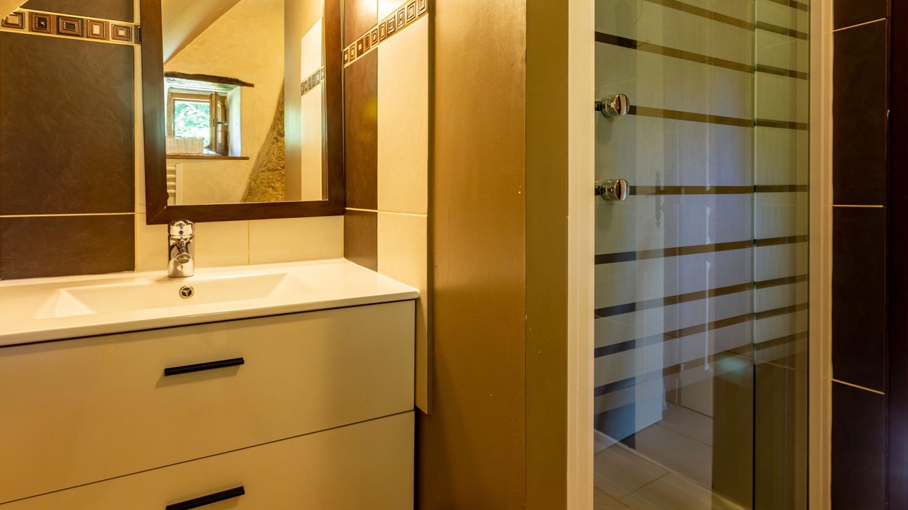 Photo of Bathroom in Hudimesnil