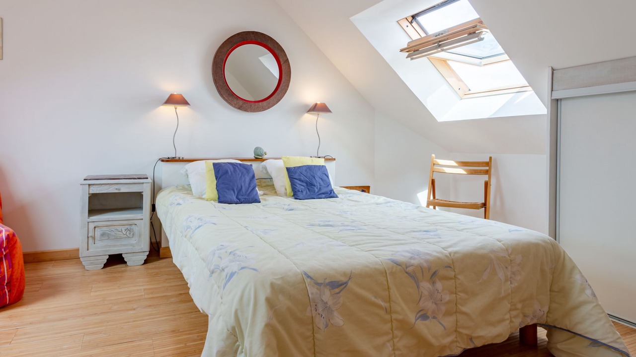 Photo of Others in Surville