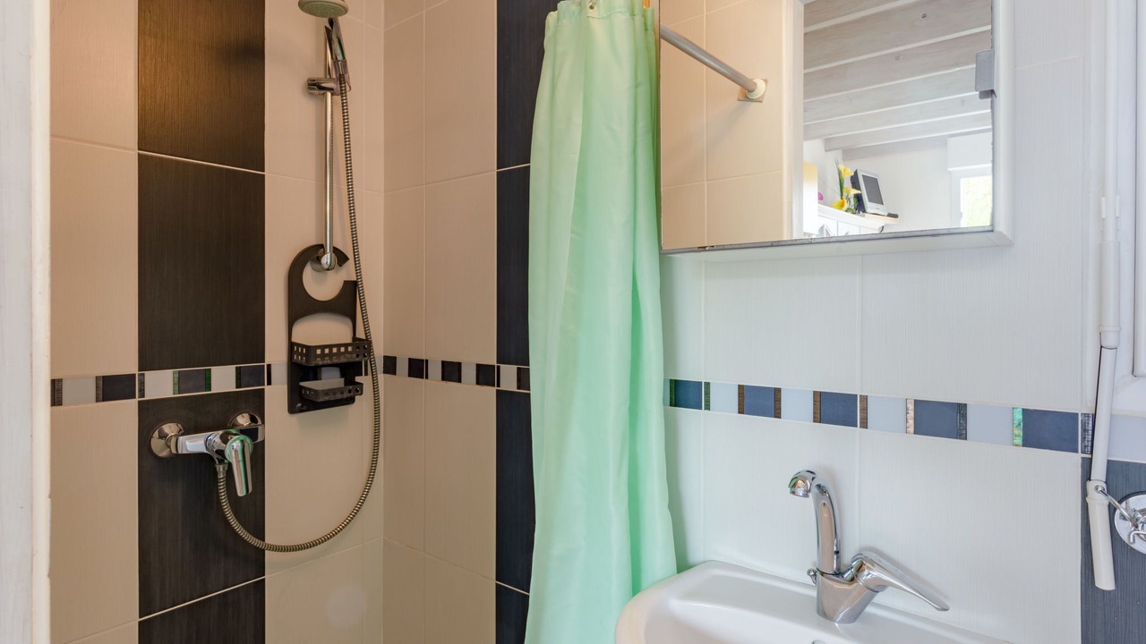 Photo of Bathroom in Surville