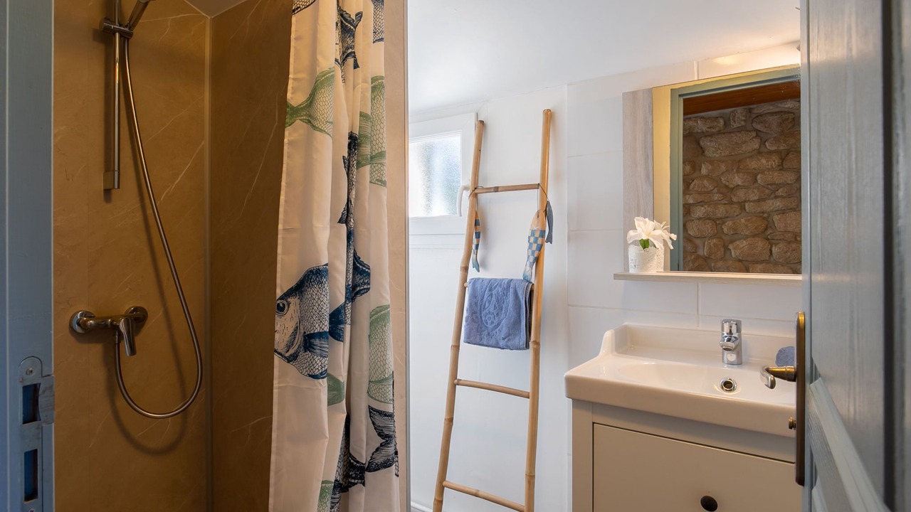 Photo of Bathroom in Loctudy