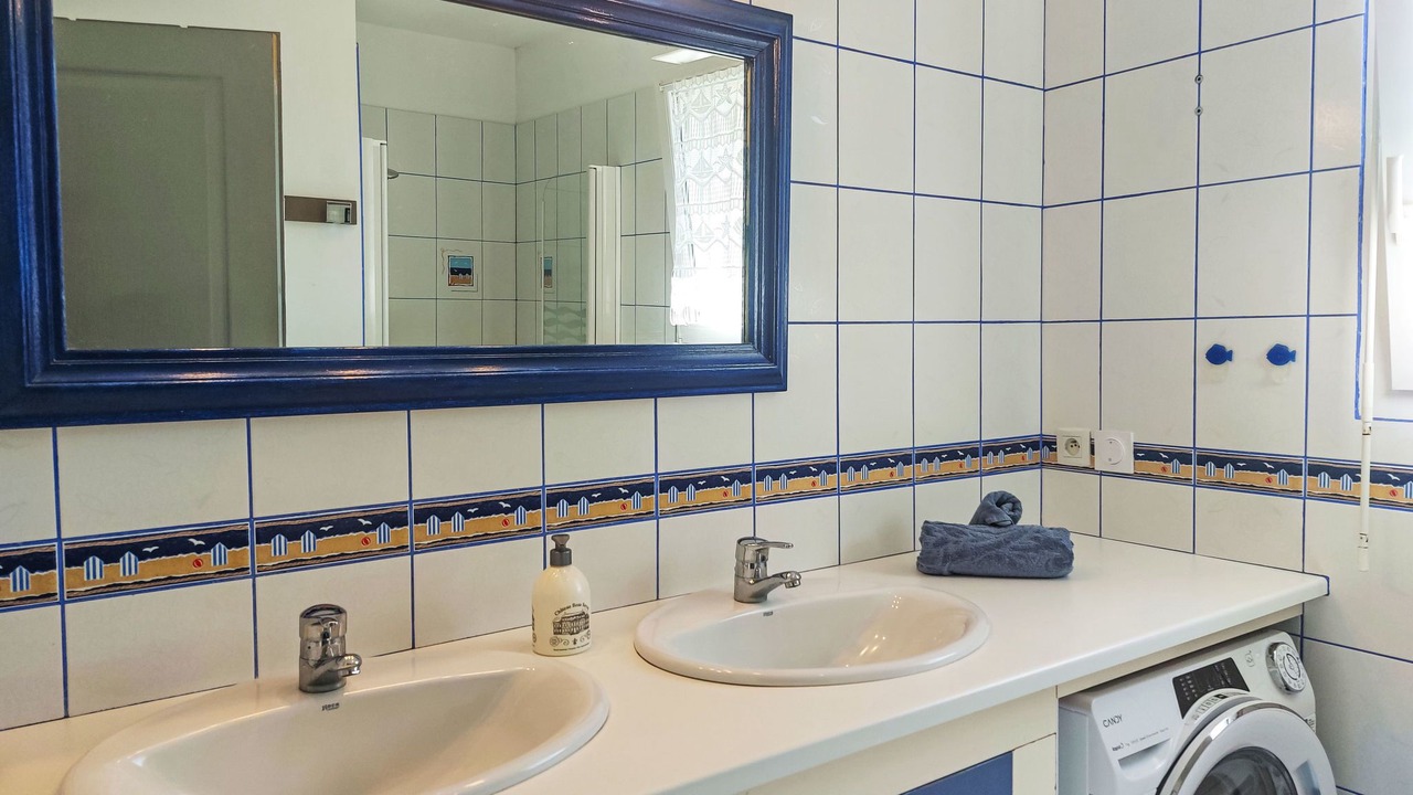 Photo of Bathroom in Pleubian