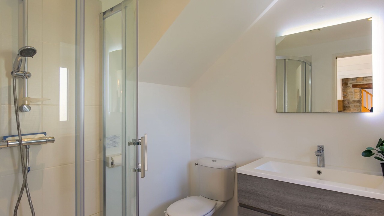 Photo of Bathroom in Ploudalmezeau