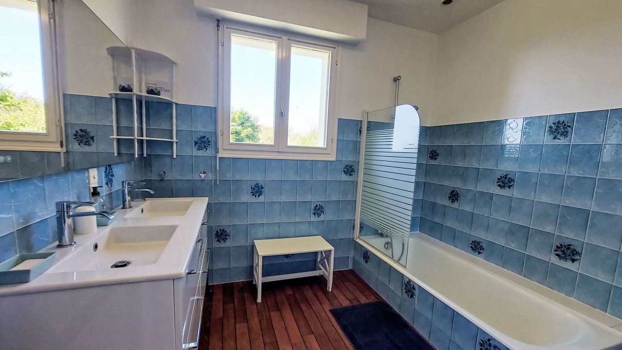 Photo of Bathroom in Trevou-Treguignec