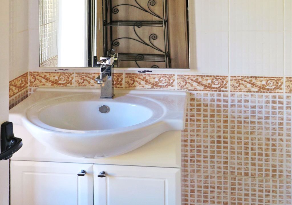 Photo of Bathroom in L'Honor-de-Cos
