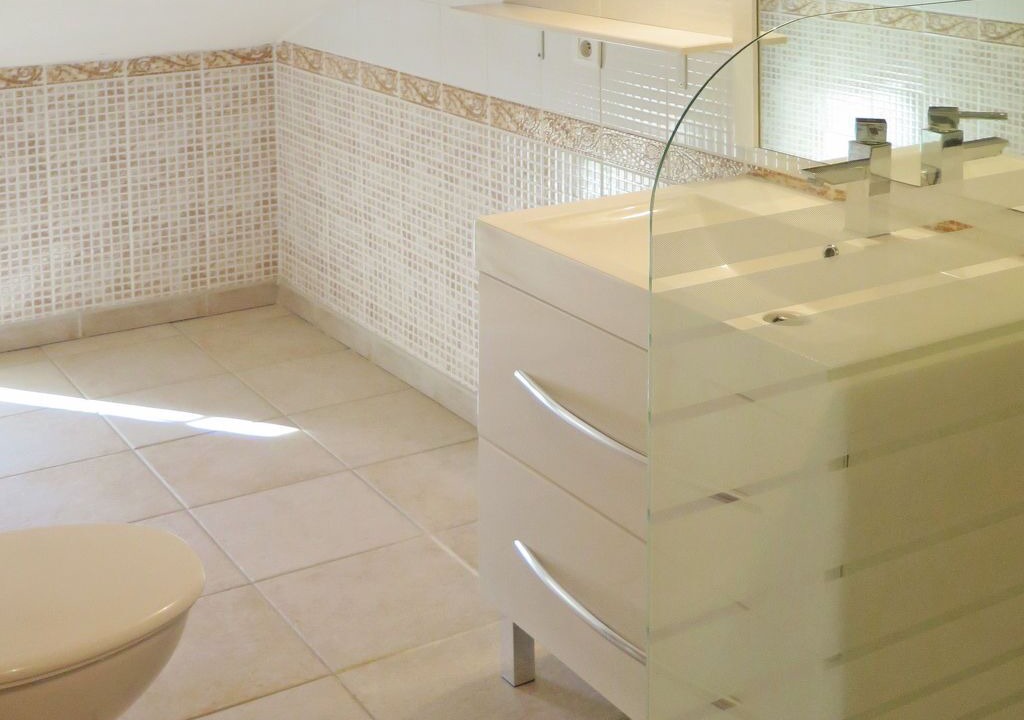 Photo of Bathroom in L'Honor-de-Cos