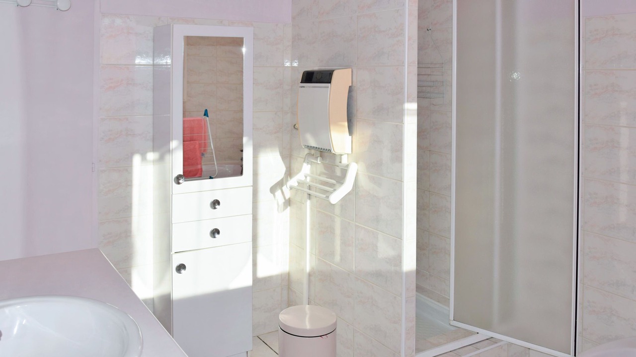 Photo of Bathroom in Blanquefort-sur-Briolance