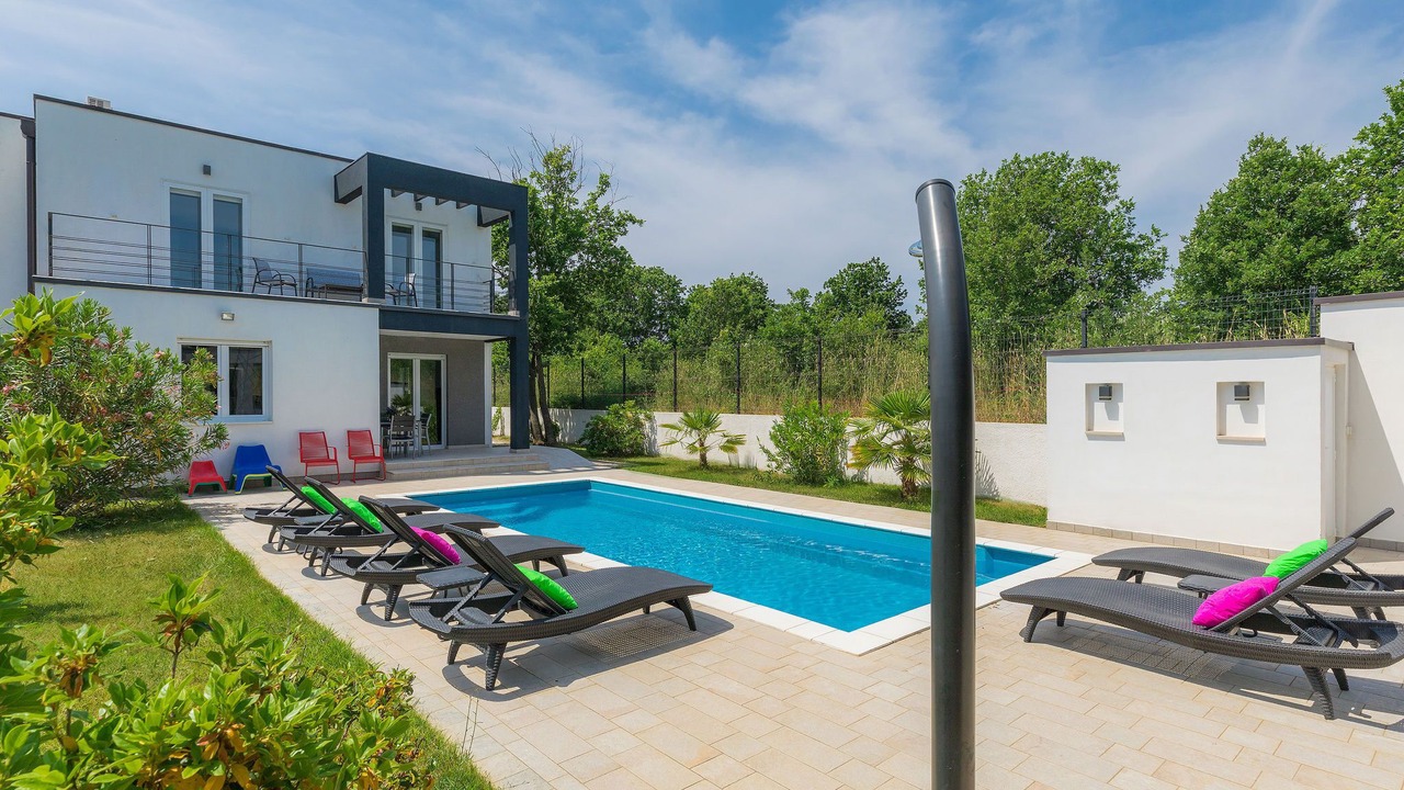 Photo of Outdoor in Liznjan