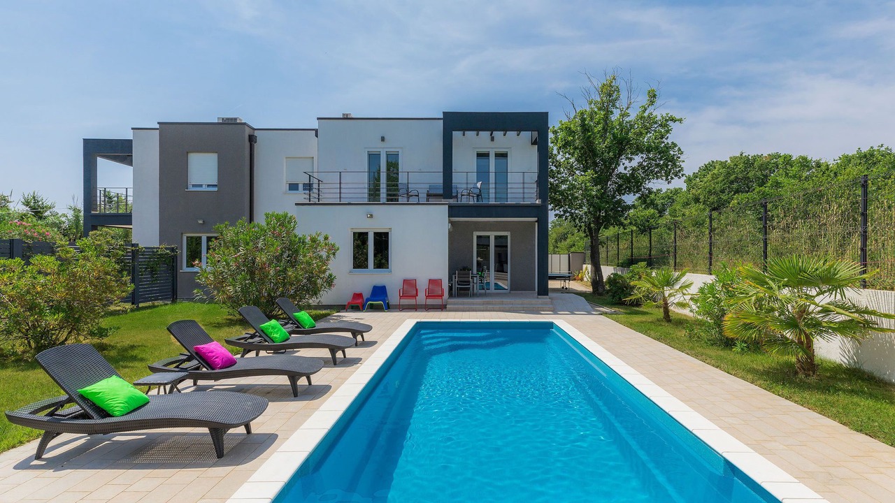 Photo of Outdoor in Liznjan