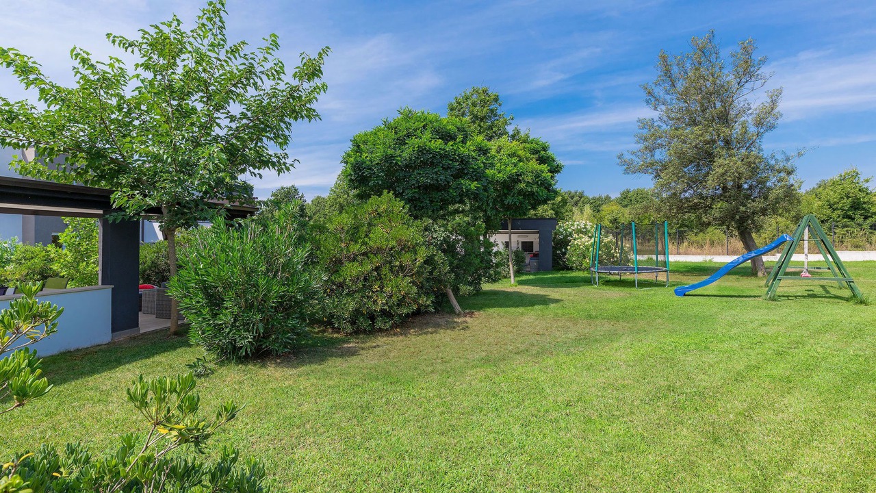 Photo of Outdoor in Liznjan