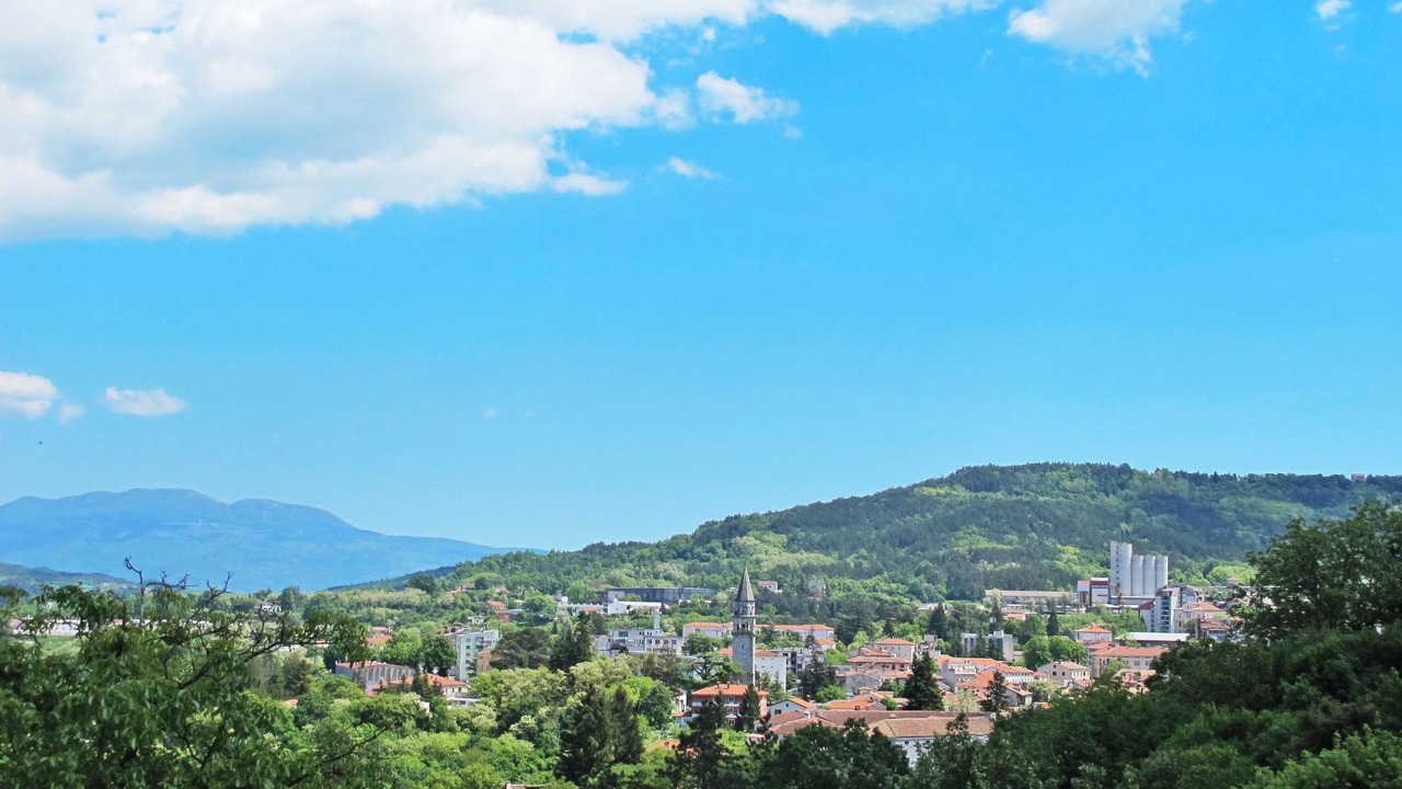 Photo of Outdoor in Tinjan