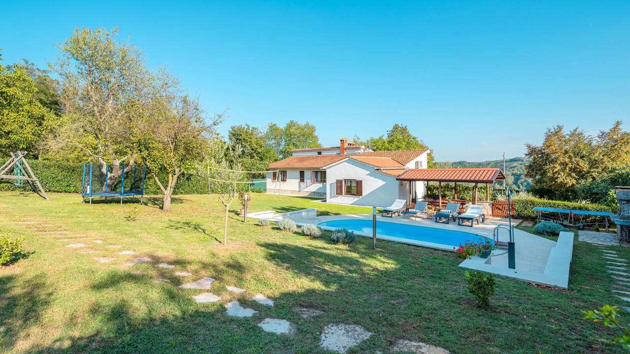 Photo of Outdoor in Tinjan