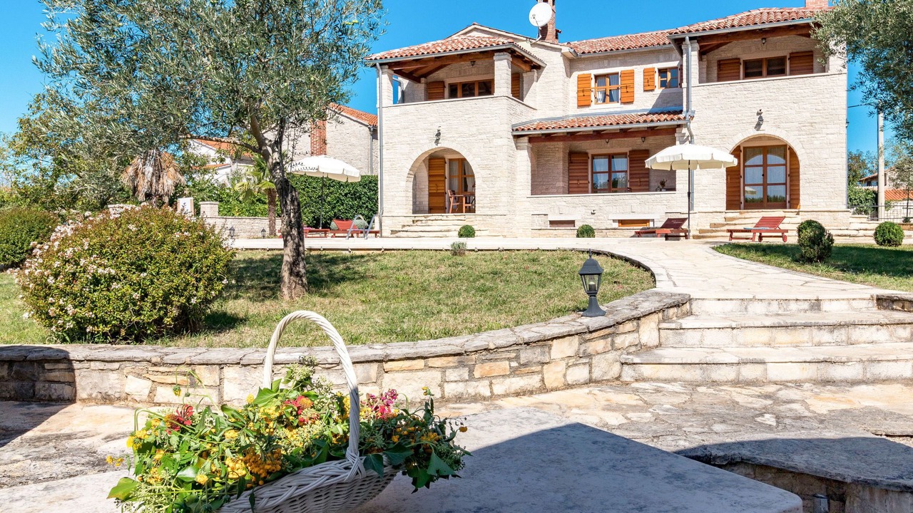 Photo of Outdoor in Stifanici