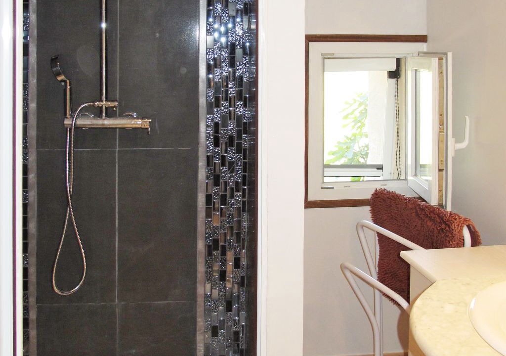 Photo of Bathroom in Limans