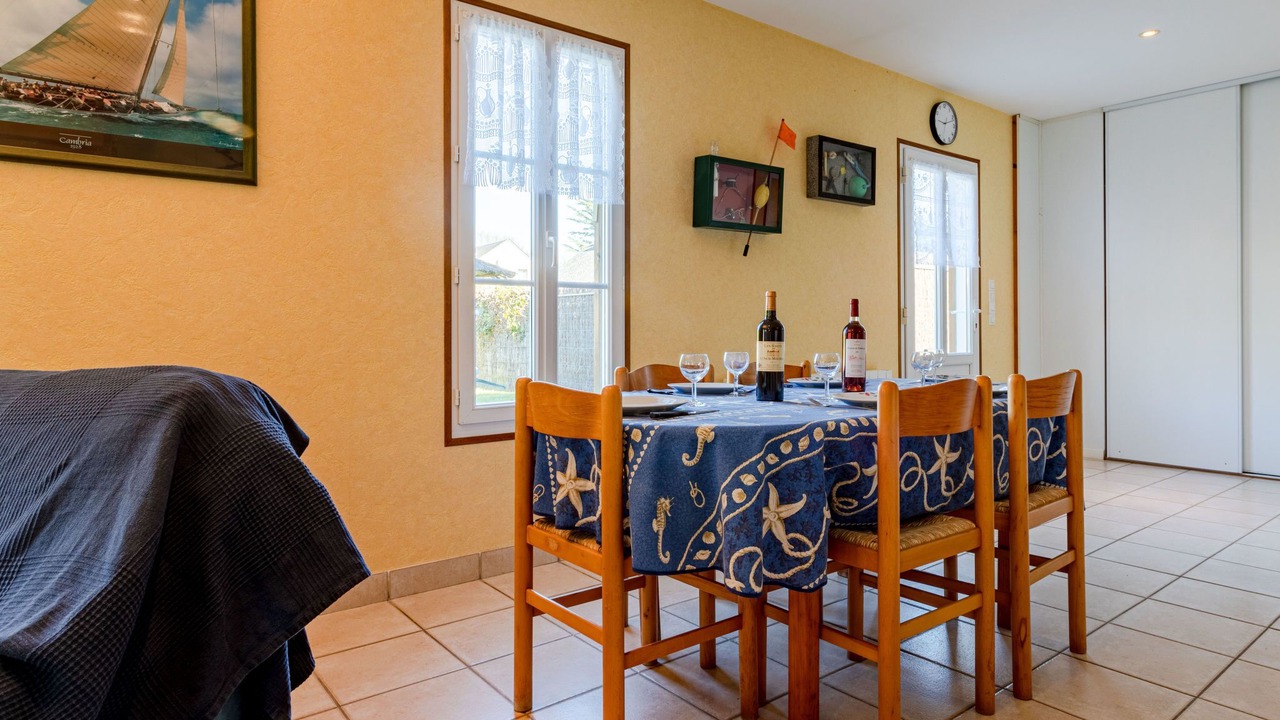 Photo of Bedroom in Saint-Laurent-sur-Mer