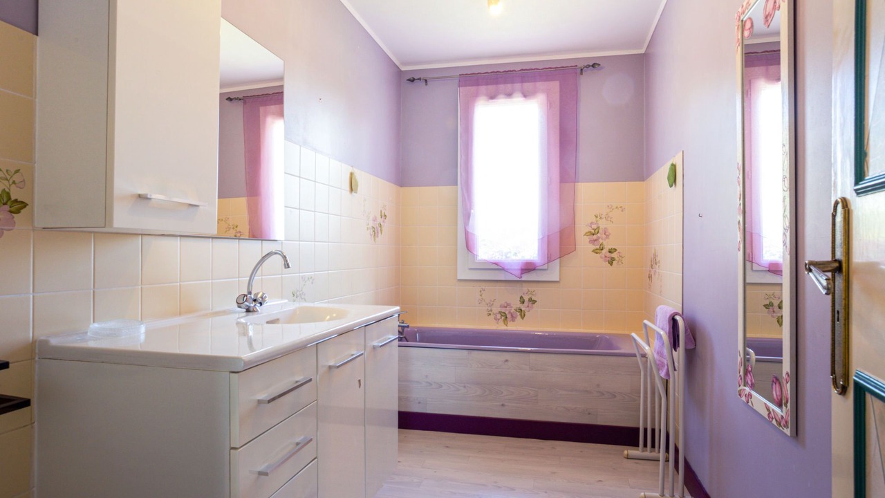 Photo of Bedroom in Portbail