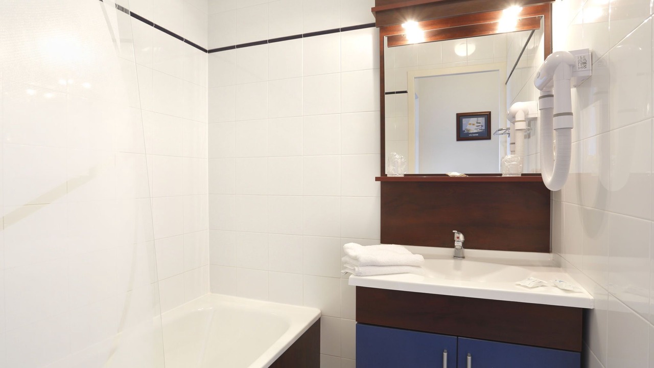 Photo of Bathroom in Pyrenees 2000