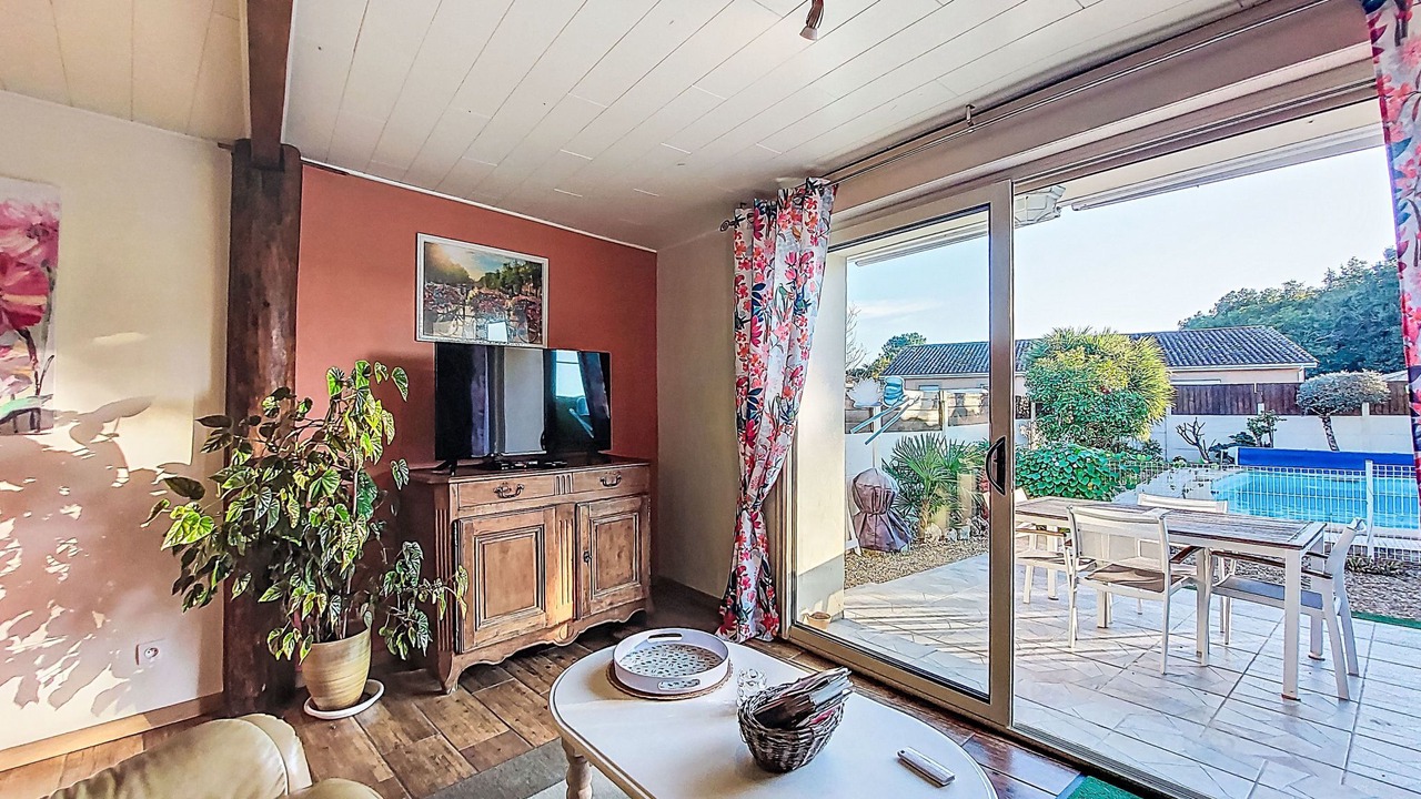 Photo of Livingroom in Cissac-Medoc