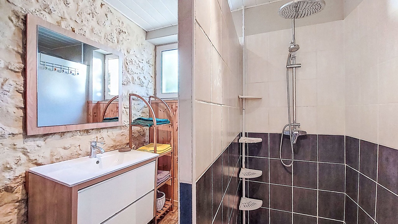 Photo of Bathroom in Cissac-Medoc