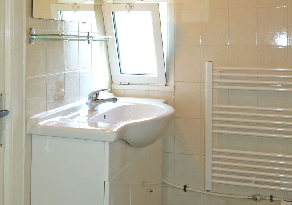 Photo of Bathroom in Tredrez-Locquemeau