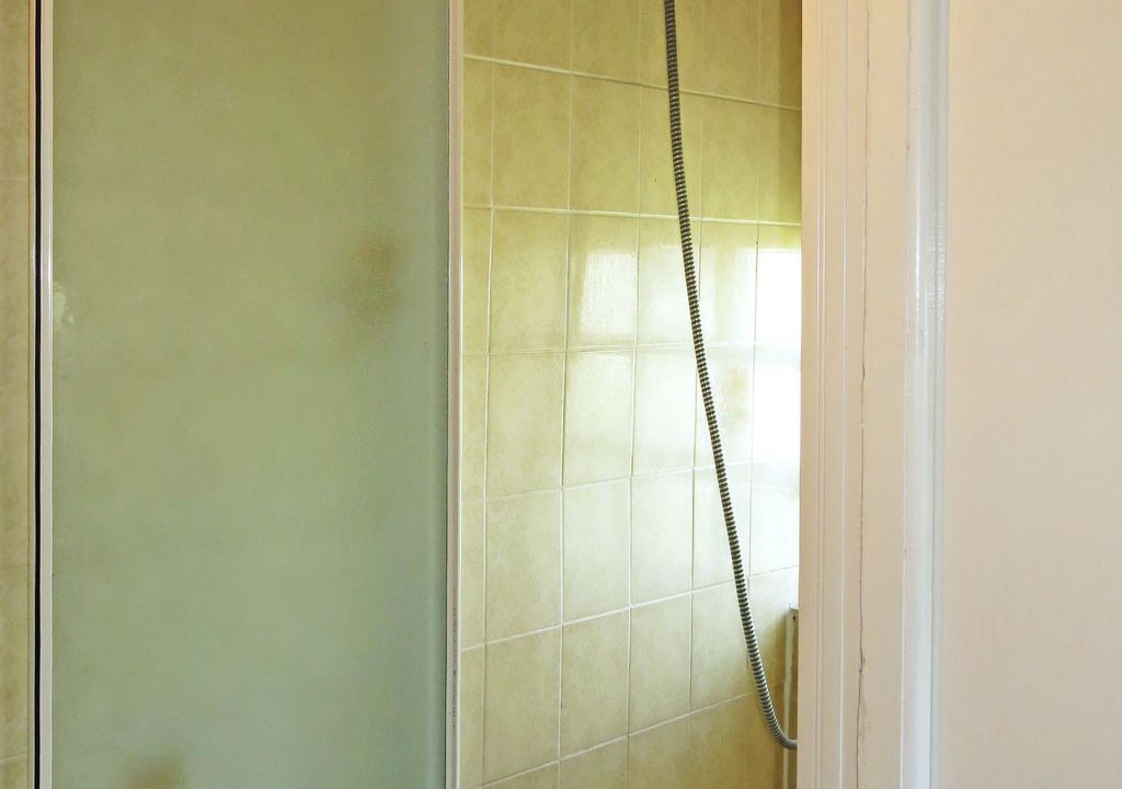 Photo of Bathroom in Tredrez-Locquemeau