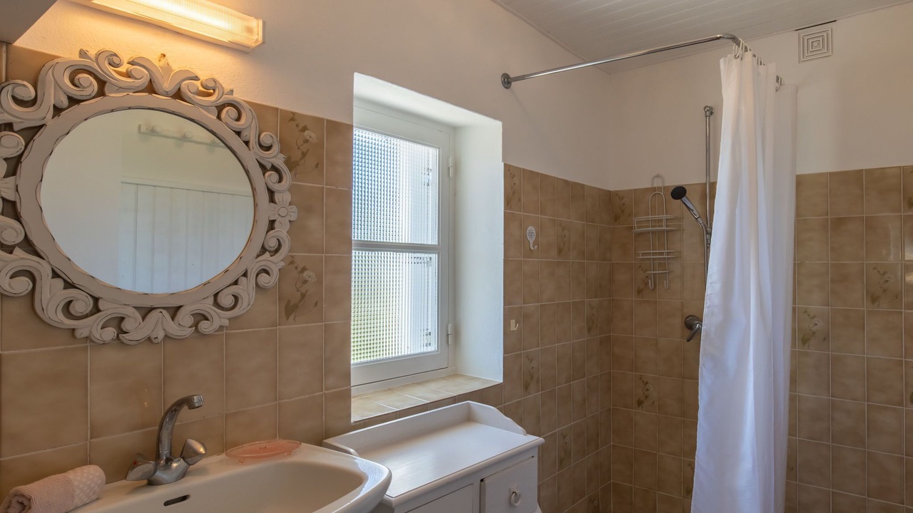 Photo of Bathroom in Plogoff