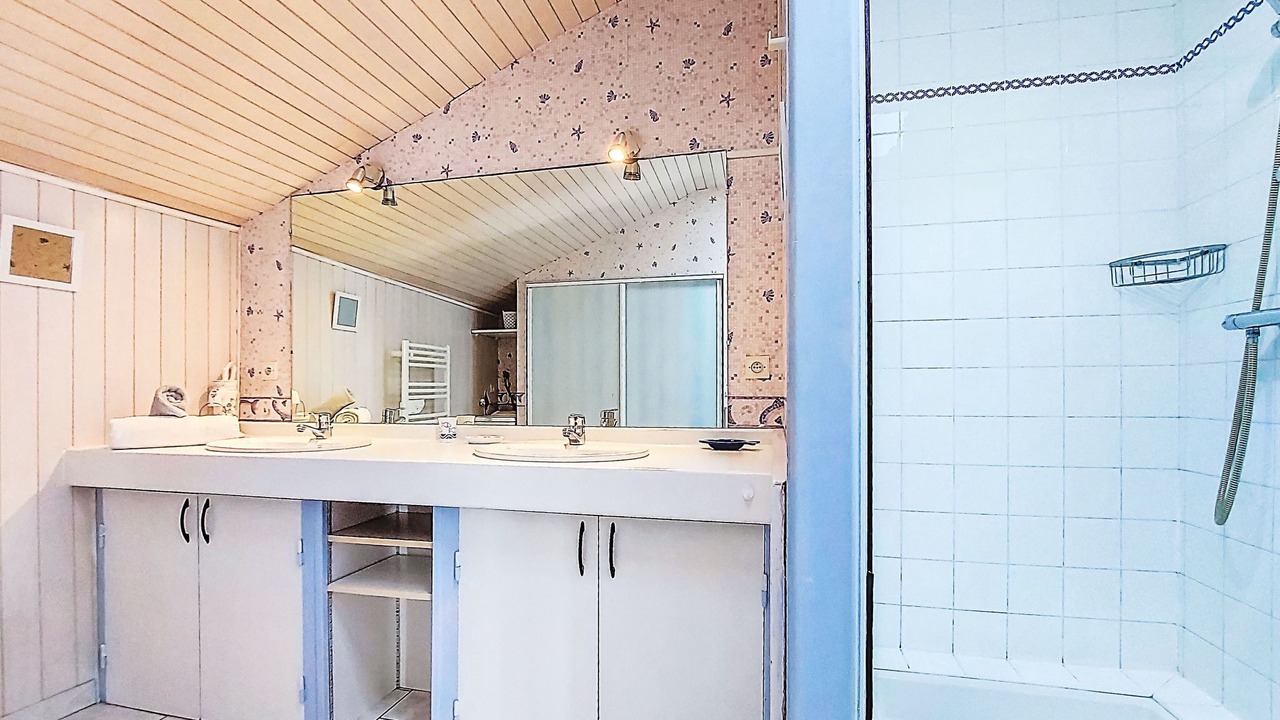 Photo of Bathroom in Primelin