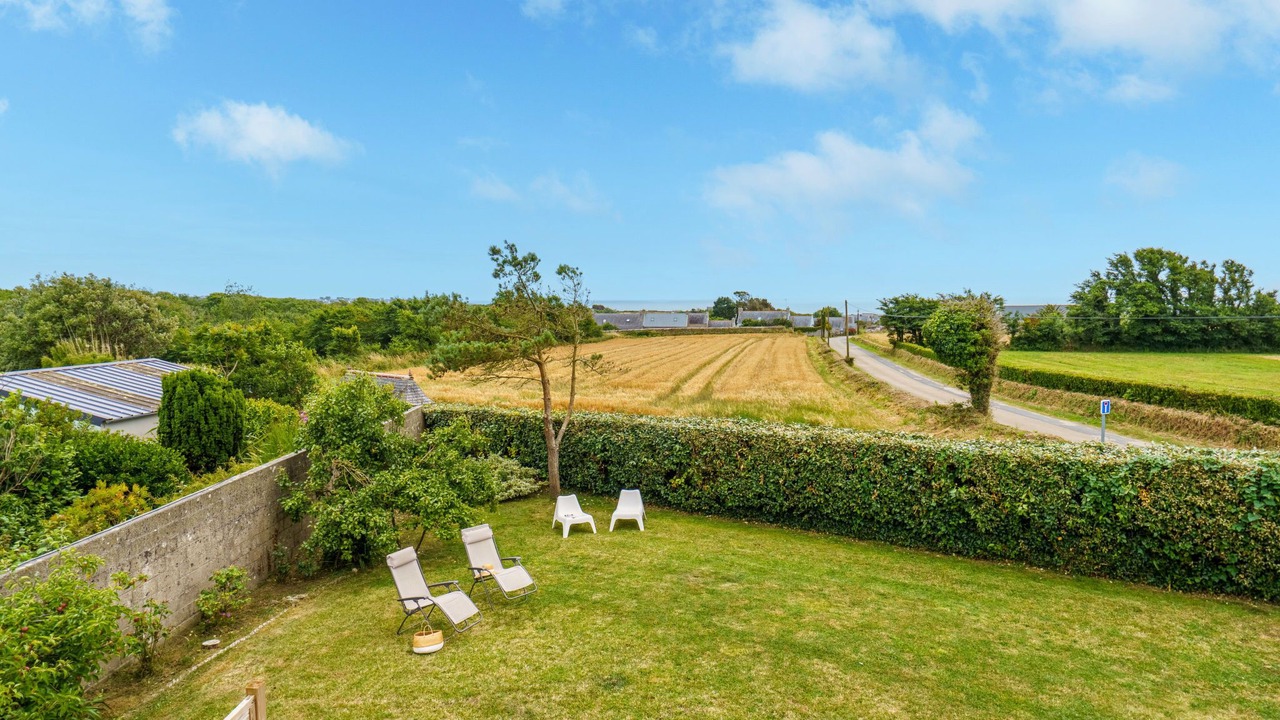 Photo of Others in Primelin