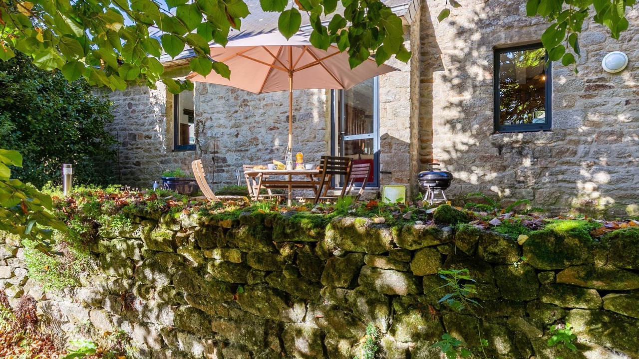 Photo of Others in Elliant