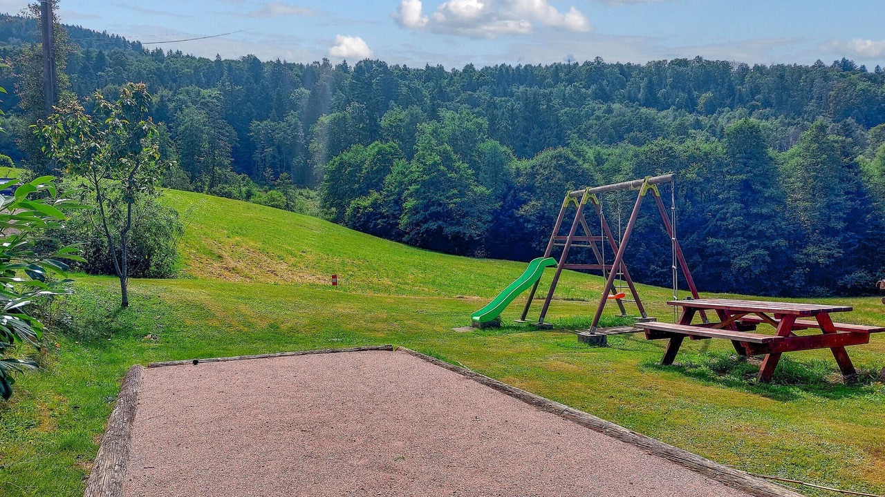 Photo of Others in Le Menil