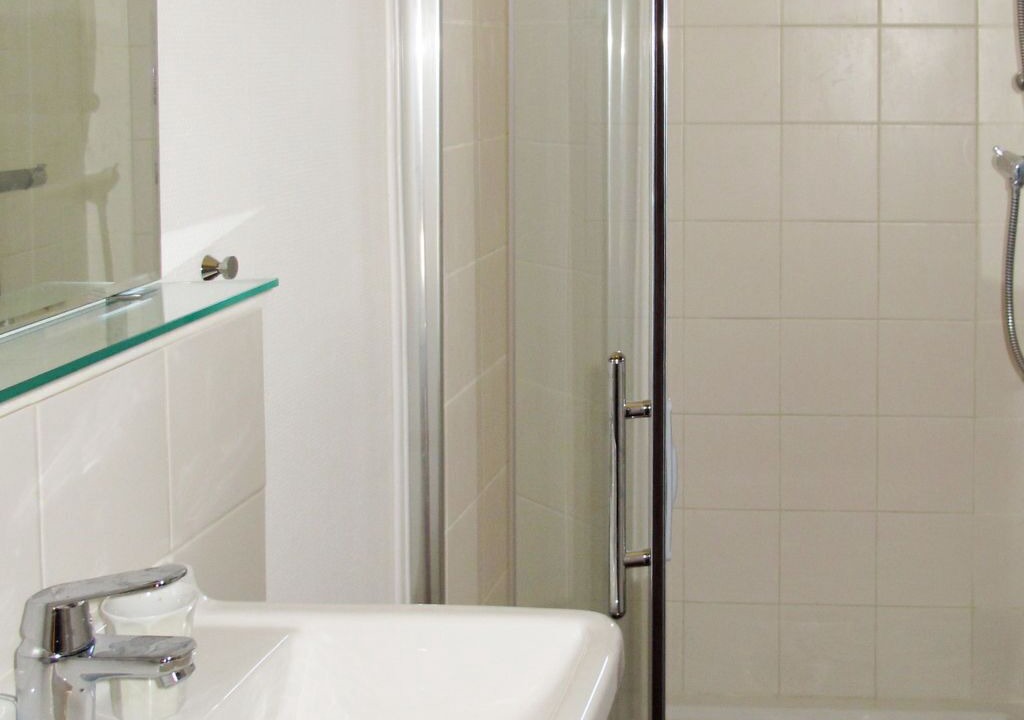 Photo of Bathroom in Tresques