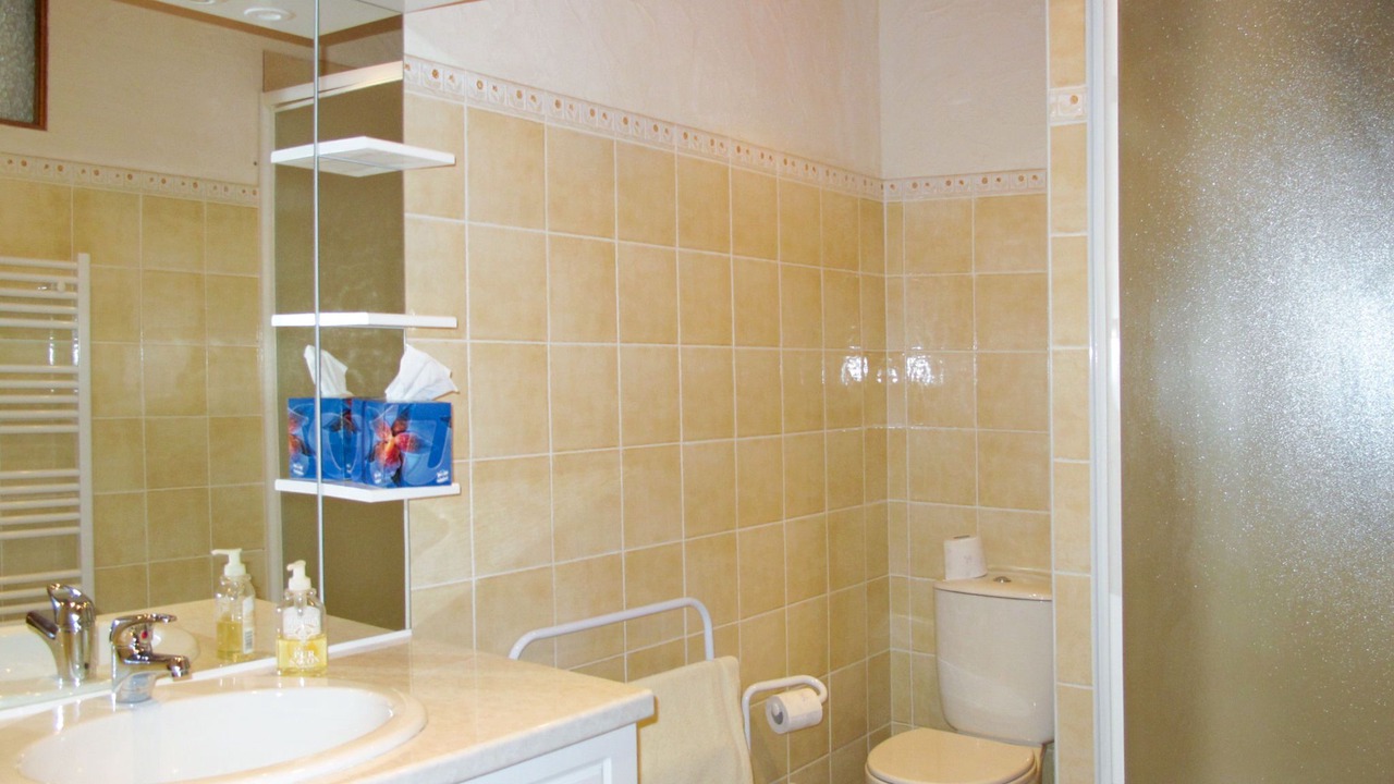 Photo of Bathroom in Saint-Romain-sur-Cher