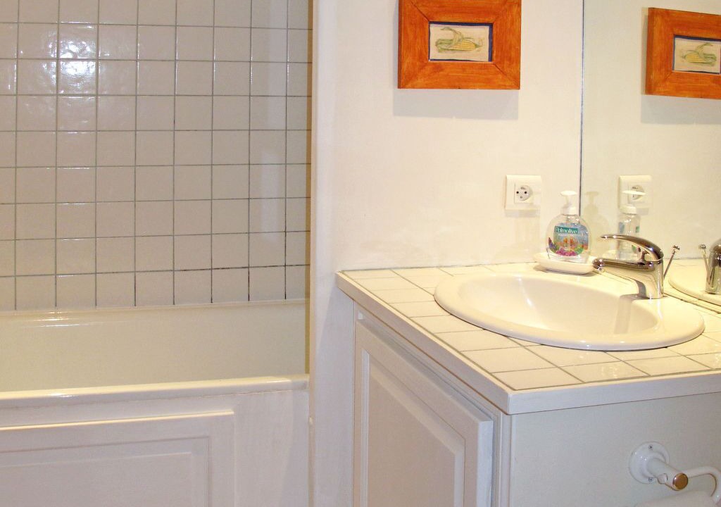 Photo of Bathroom in Lepinas