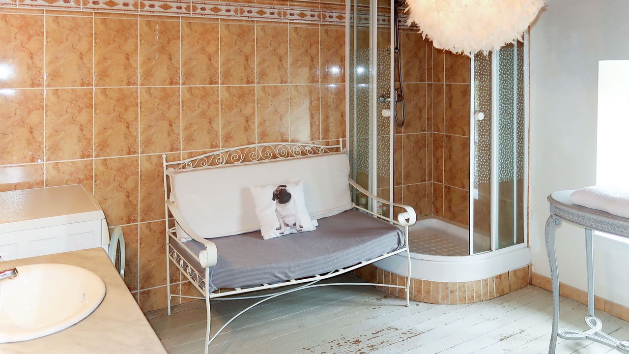 Photo of Bathroom in Saint-Sulpice-les-Feuilles