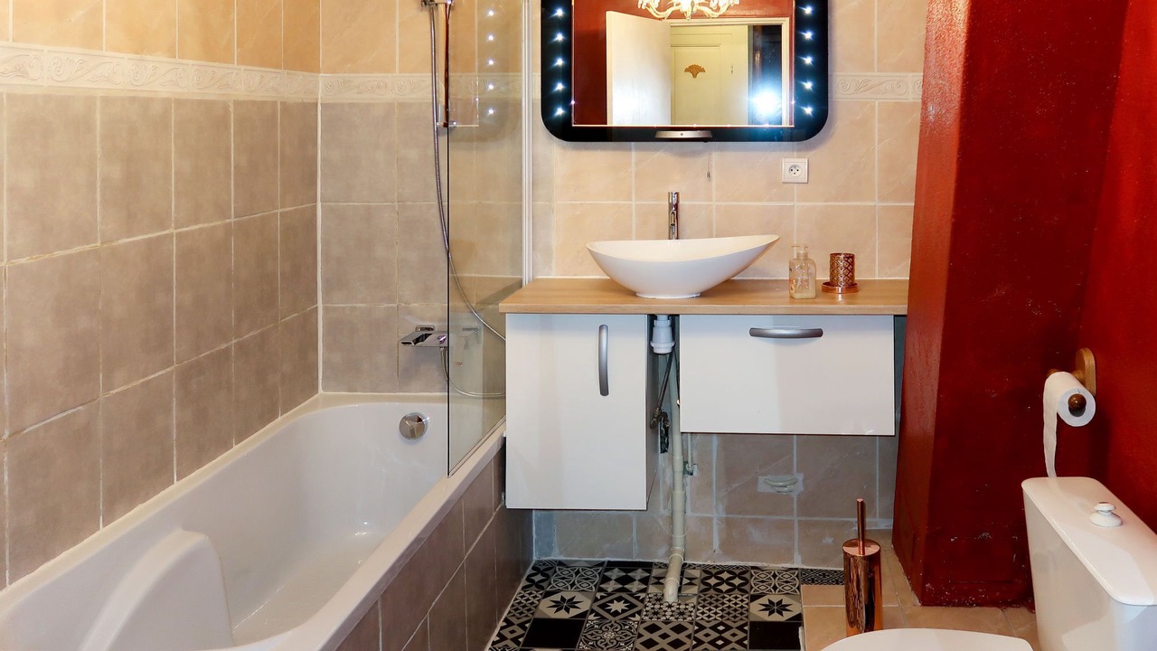 Photo of Bathroom in Saint-Sulpice-les-Feuilles