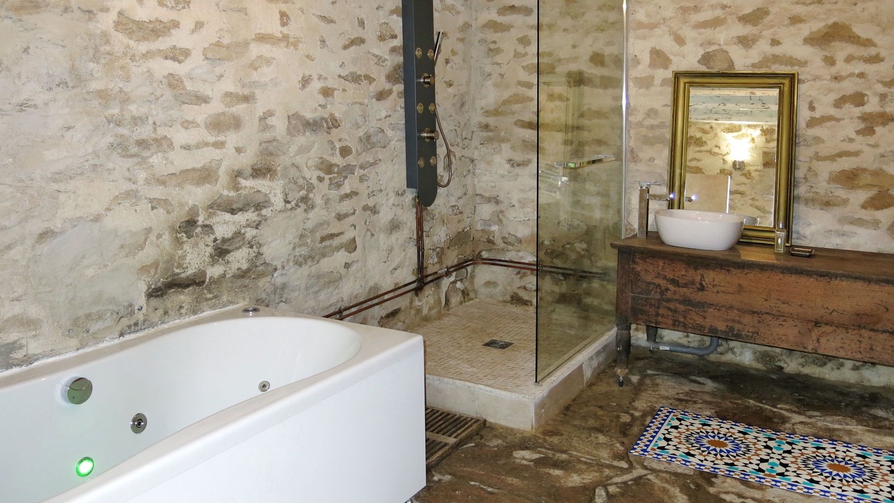 Photo of Bathroom in Saint-Sulpice-les-Feuilles