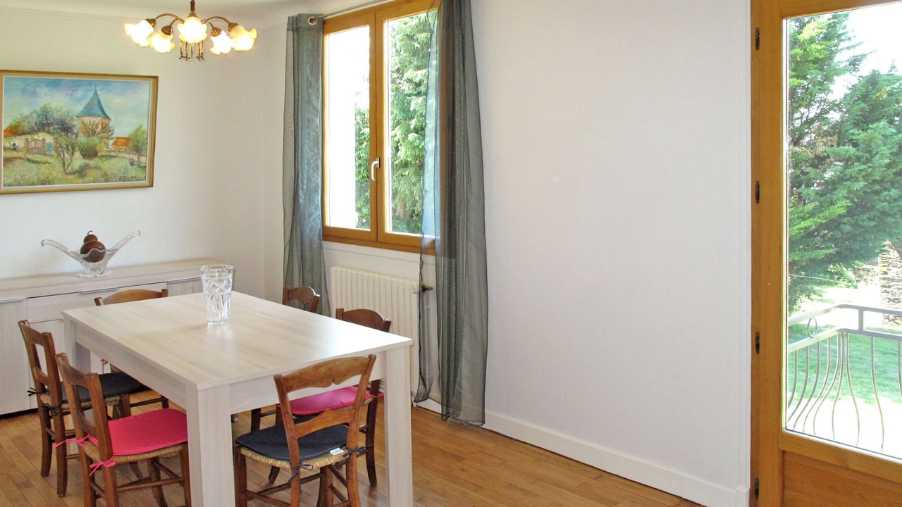 Photo of Bedroom in Altillac