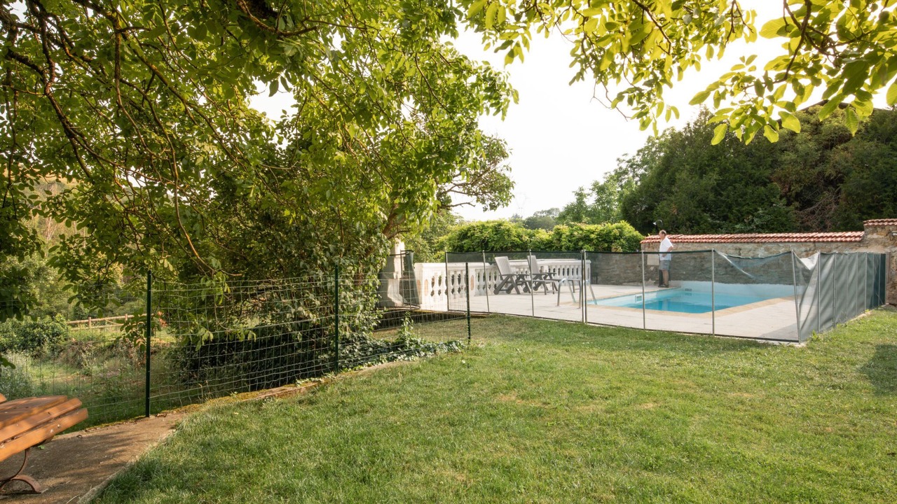 Photo of Outdoor in Epertully