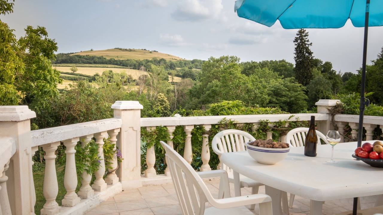 Photo of Others in Epertully