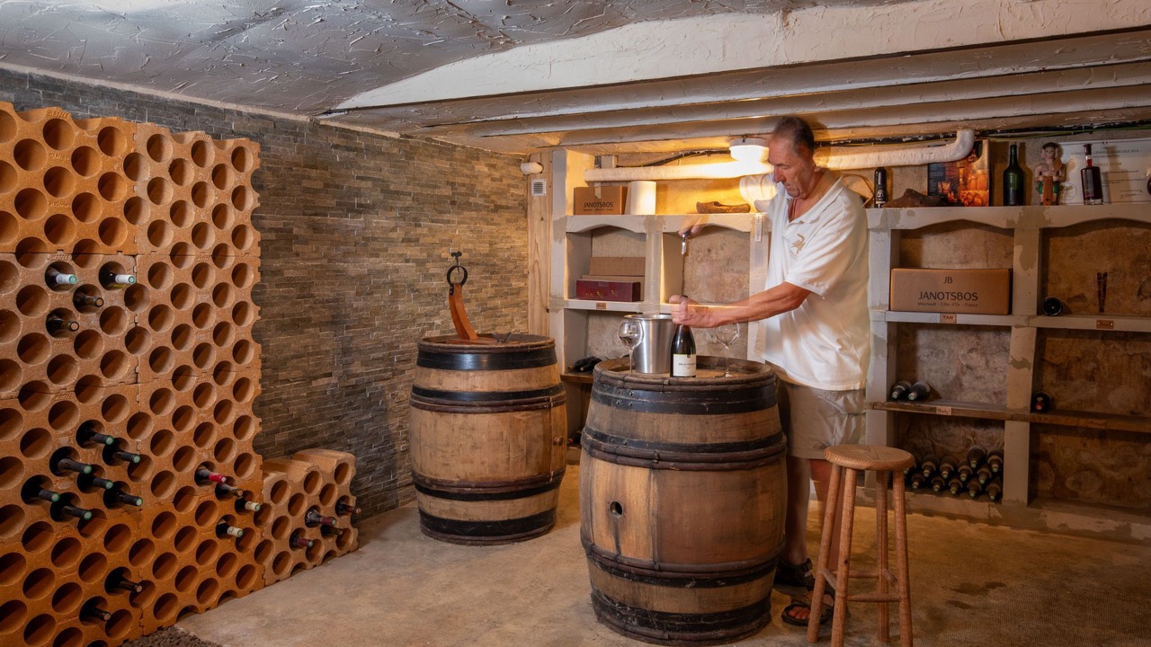 Photo of Bathroom in Epertully