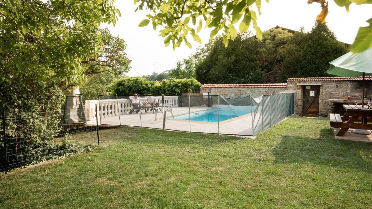 Photo of Outdoor in Epertully