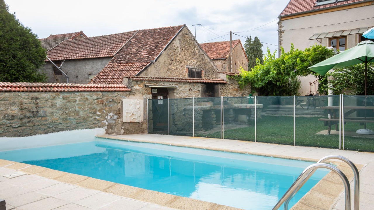 Photo of Outdoor in Epertully