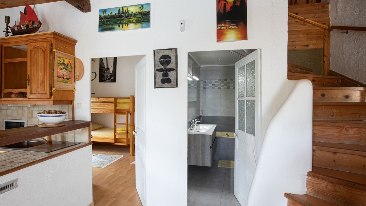 Photo of Livingroom in Epertully