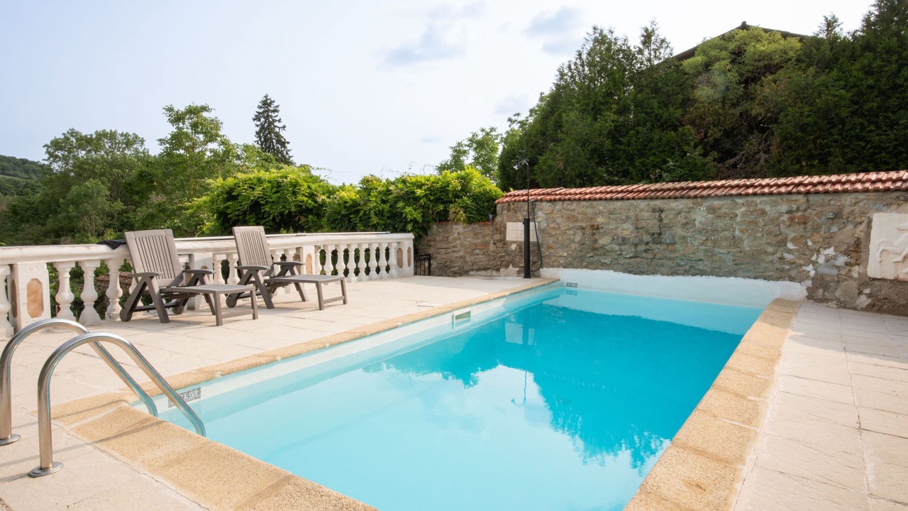 Photo of Outdoor in Epertully